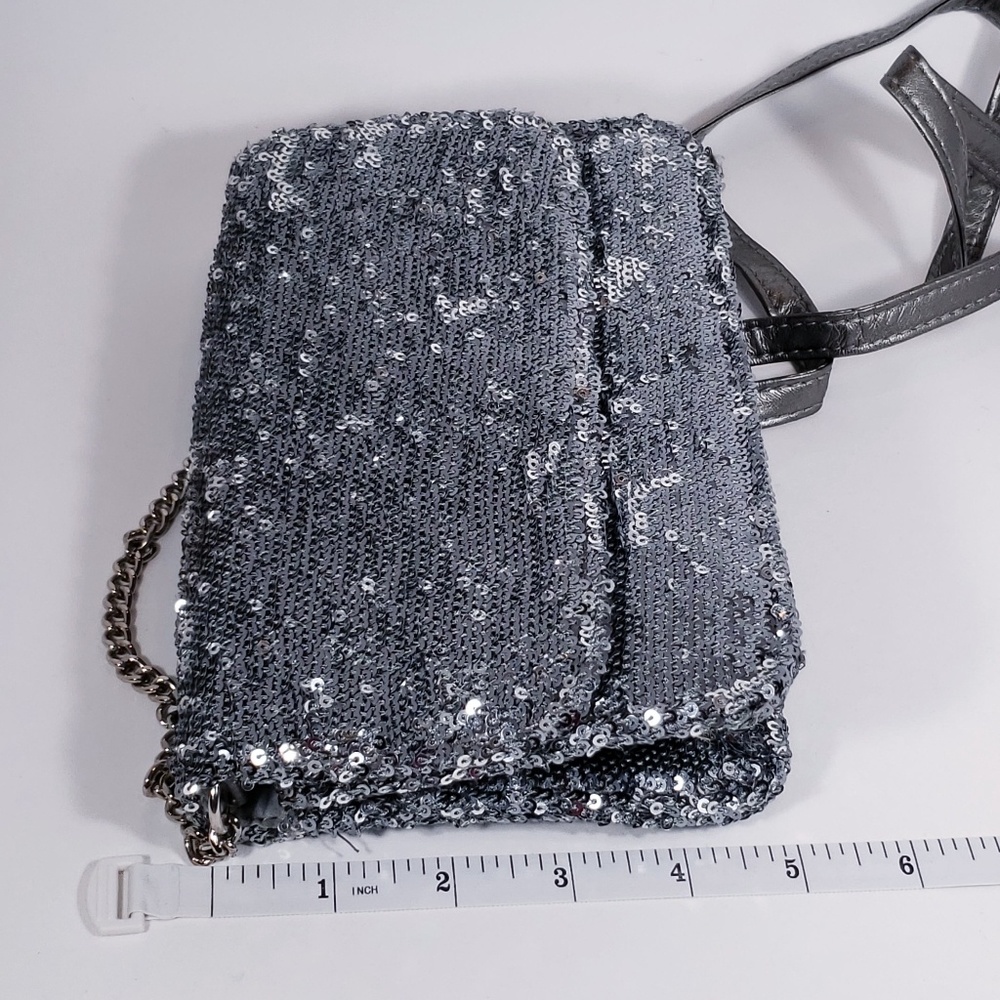 🍀Host Pick🍀Xhilaration Silver Sequined Clutch - Picture 4 of 7